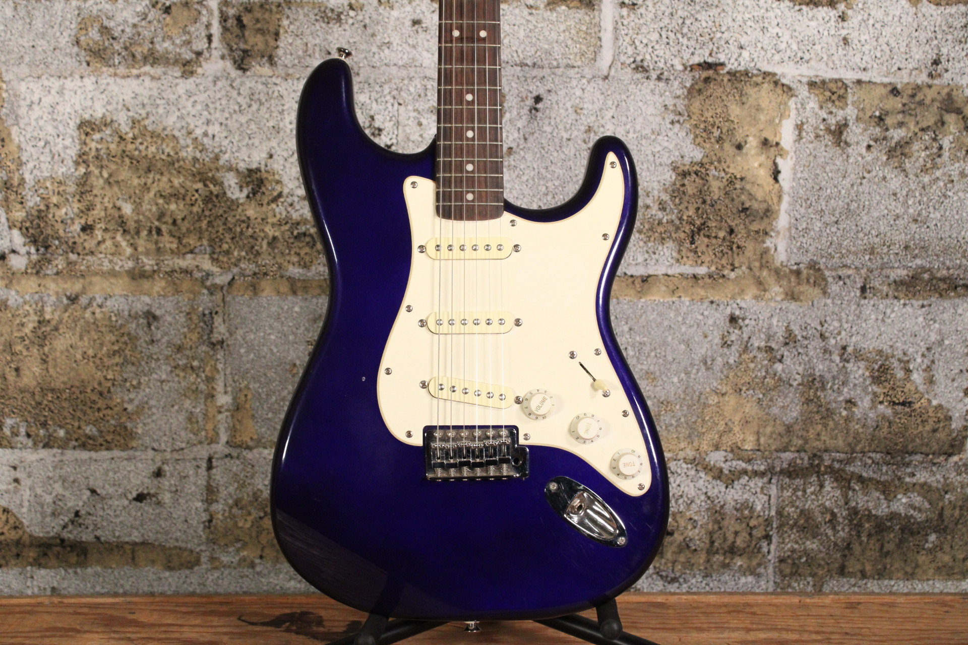 Squier Affinity Stratocaster "Indigo Blue" w/Bag (Used)