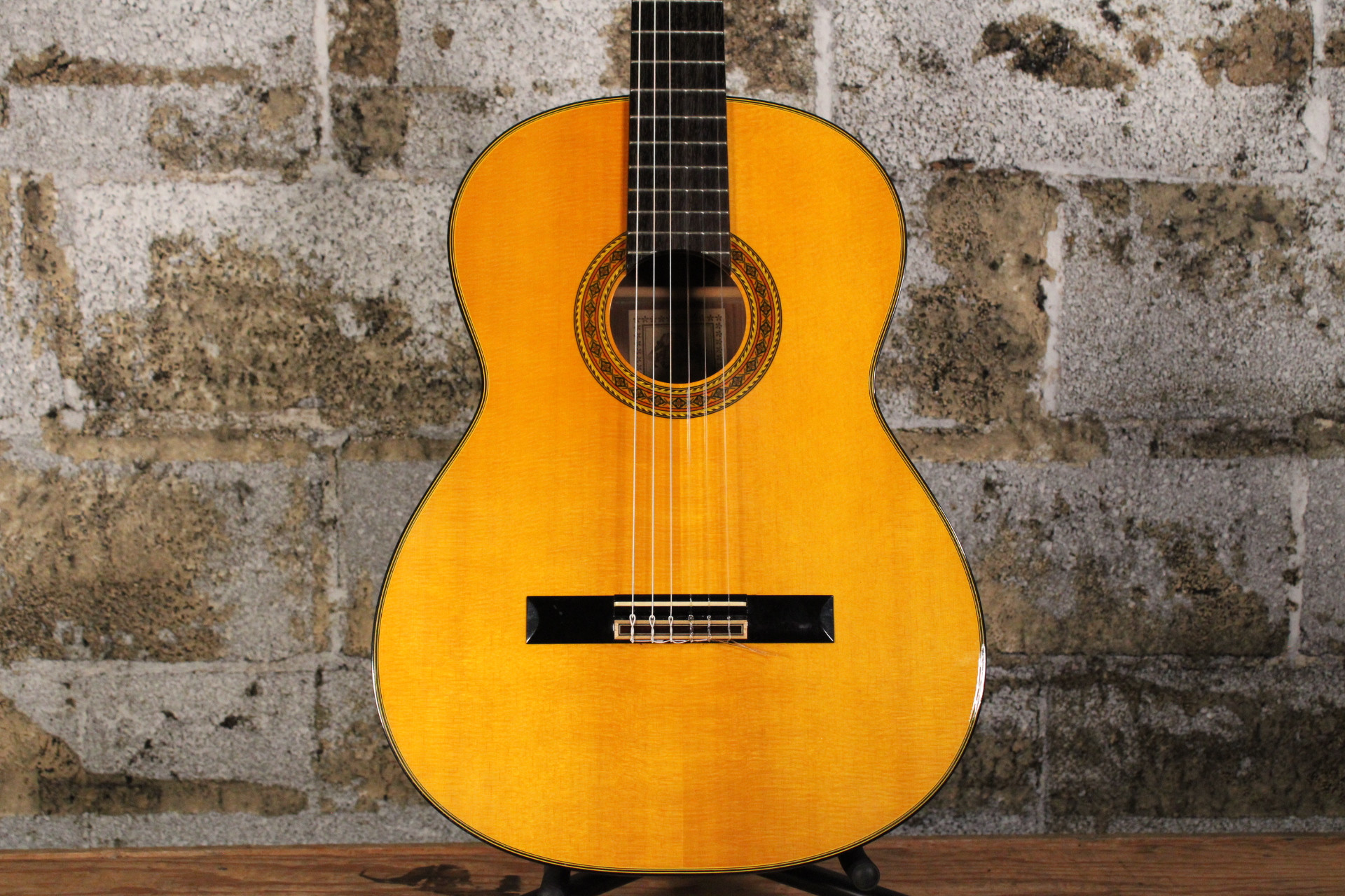 Takamine C-128 (Made in Japan) Classical w/ Hard Case (Used)