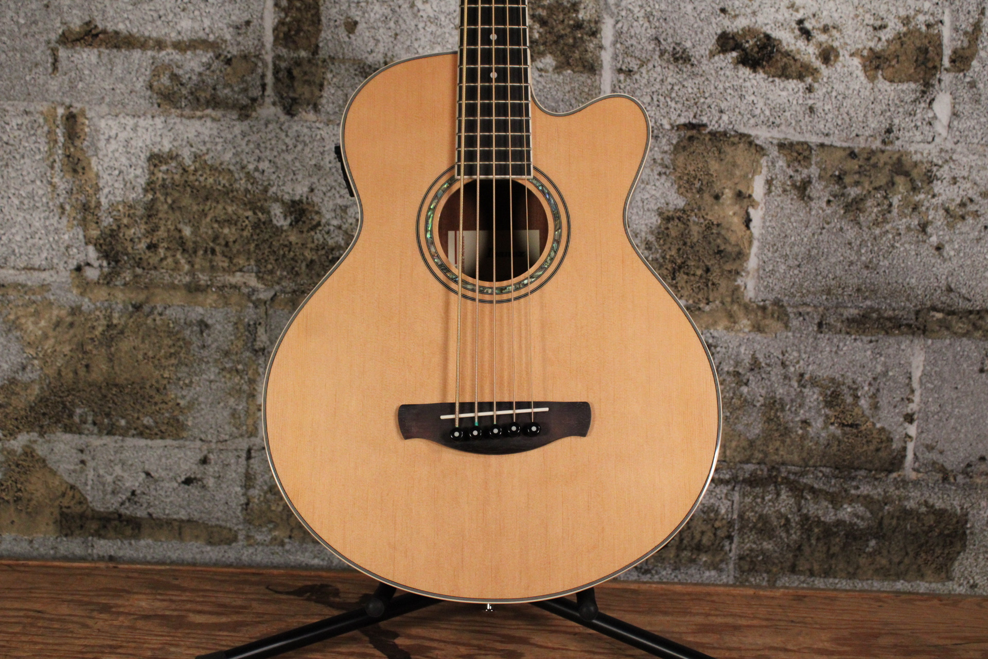 Ibanez AEB105E Natural High Gloss