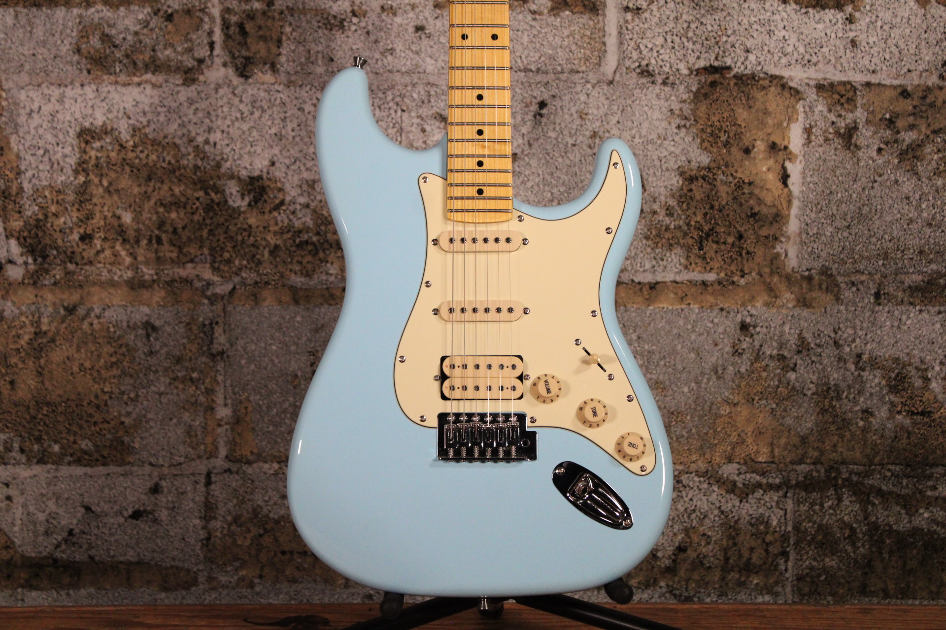 Bullfighter D120 Strat Copy Baby Blue (used)