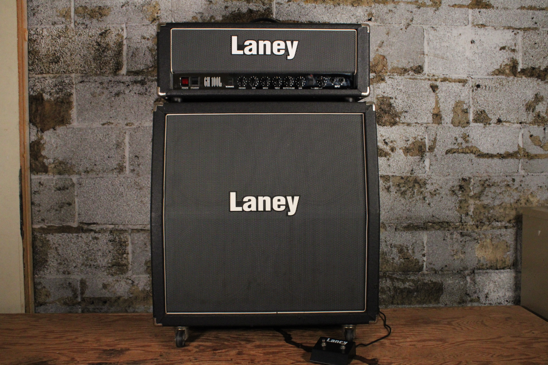 Laney GH-100L Guitar Head w/ Footswitch & 4X12 Cabinet (Used)