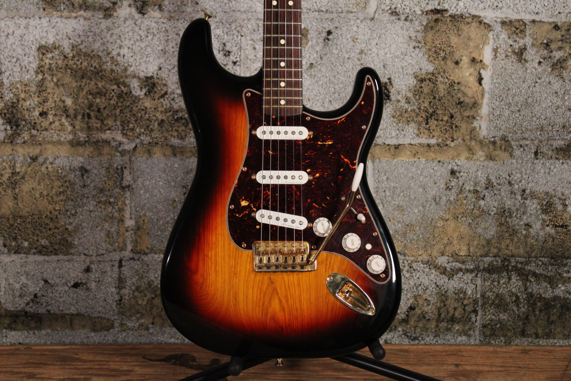 2008 Fender Deluxe Series Player (MiM) Stratocaster Sunburst
