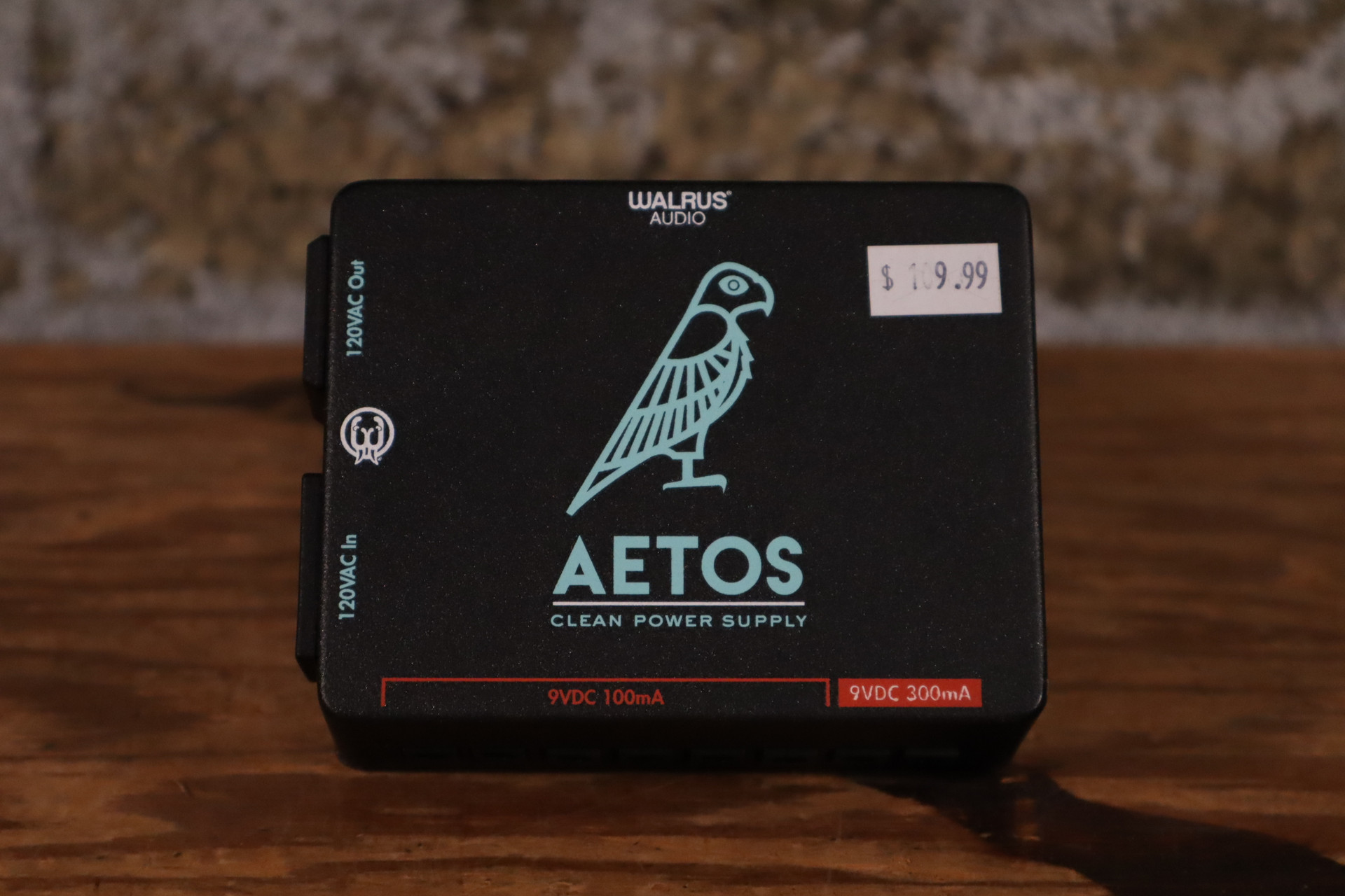 Walrus Audio Aetos 8-output Isolated Guitar Pedal Power Supply (Used) w/Cables
