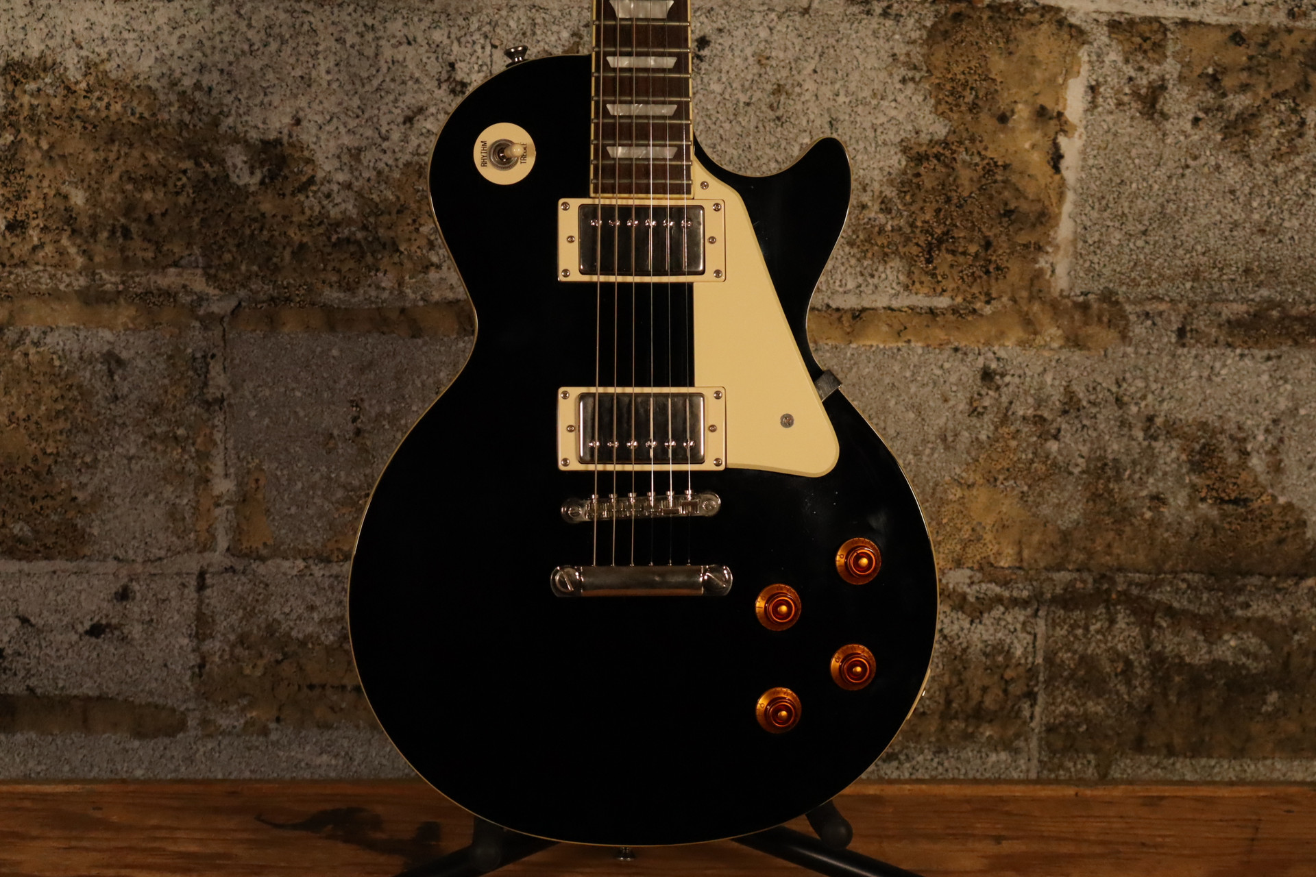 Epiphone Les Paul Standard Ebony w/ Hard Case (Used)