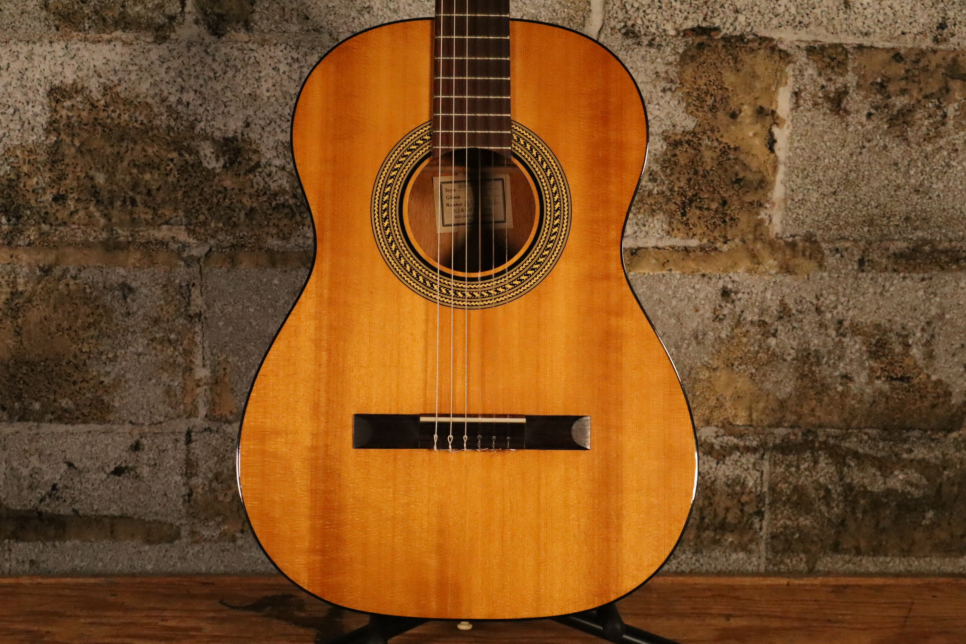 Late 1960s Gibson C-1 Classical w/ Original Chipboard Case