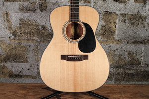 Blueridge BR-43 Contemporary Series 000 w/ Bag