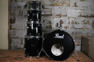 Pearl Forum Series Black 12/13/16/22/14 w/ Cymbals & Hardware (Used)