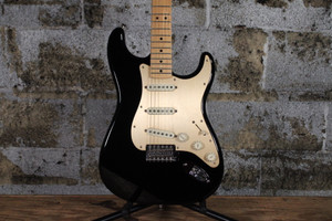 2011 Fender Special Edition Standard Stratocaster Black