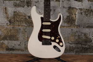 2013 Fender American Deluxe Stratocaster Olympic Pearl w/ OHSC & Case Candy