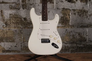 2014 Squier Bullet Series Stratocaster Olympic White