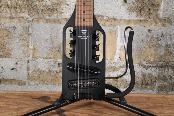 Traveler Guitar Ultra-Light Matte Black w/ Bag (Used)