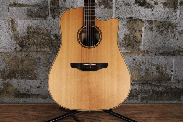 Takamine ESN10C Pro Series (Used)