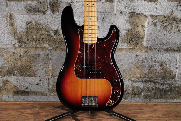2009 Fender American Standard P-Bass Sunburst w/ OHSC & Case Candy