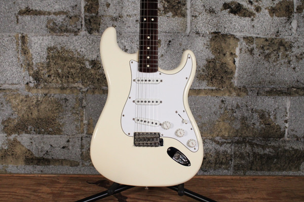 2000 Fender Classic Series 70s Stratocaster Olympic White w/ Rosewood Fingerboard & Fender Molded Hard Case