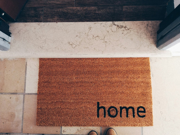 11 Expensive Housewarming Gifts They'll Love