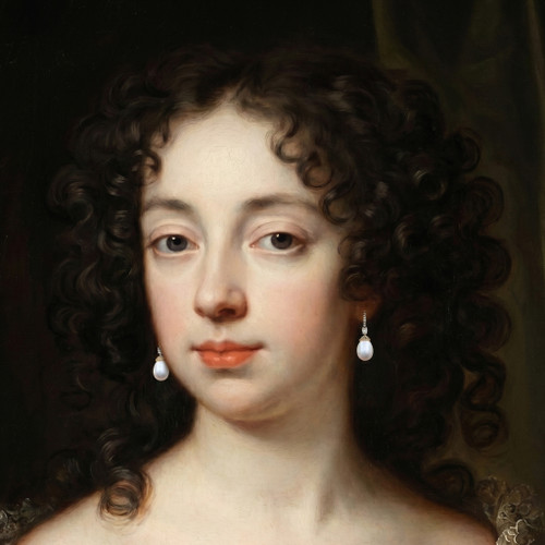 Simple Pearl Earring