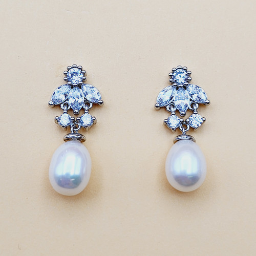 Blossom pearl earrings