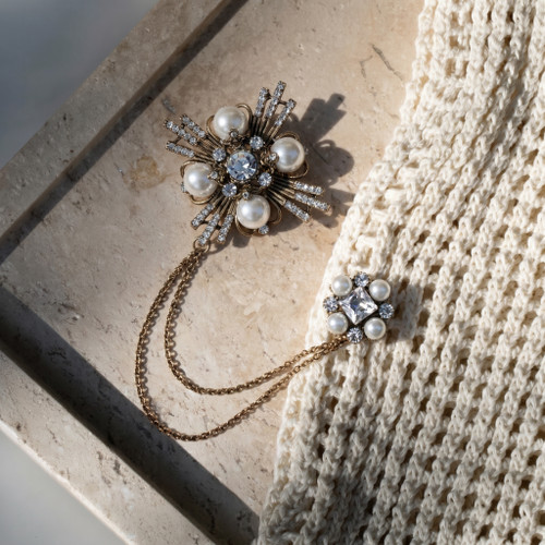 Duchess Starburst Chain Brooch