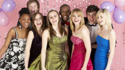 Best Tips for Choosing the Right Prom Night Accessories