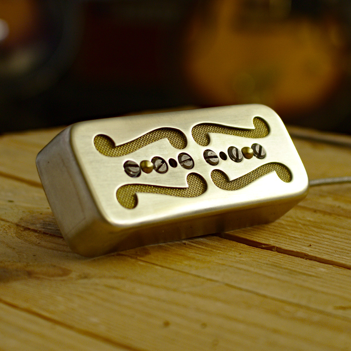 Custom Shop - Gold Foil Mustache inspired by Dearmond ( P90 size ) - Gabojo