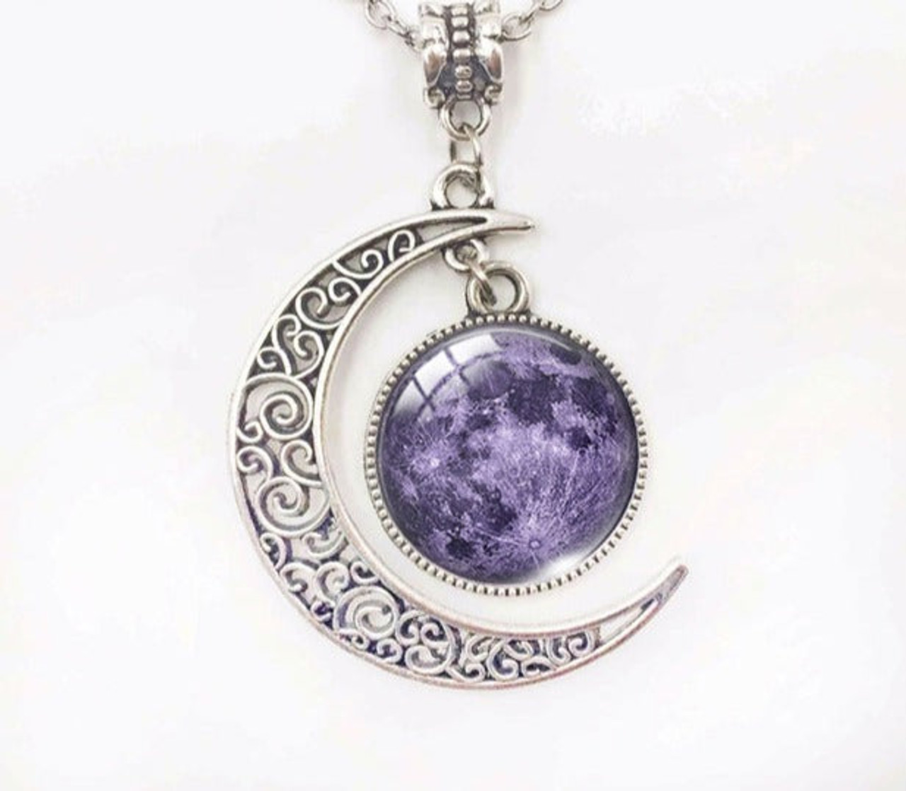 Moon Pendant Necklace - Ishka