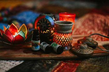 4 Essential Oil Blends for Winter