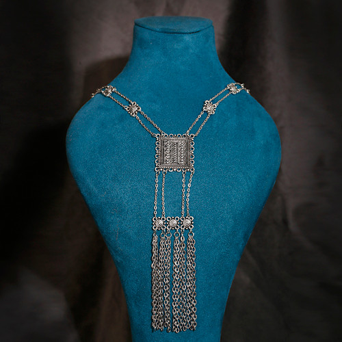 Vintage Square Hollow Tassel Necklace