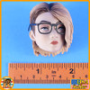 Gwen Stacy - Serious Head & Glasses #1 - 1/6 Scale -