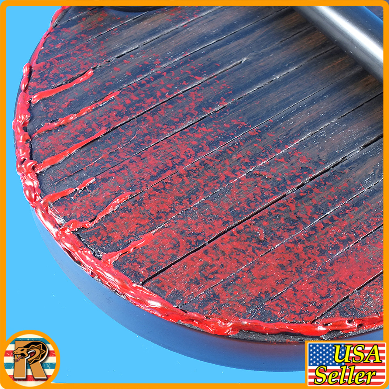 Leatherface - Display Stand - 1/6 Scale