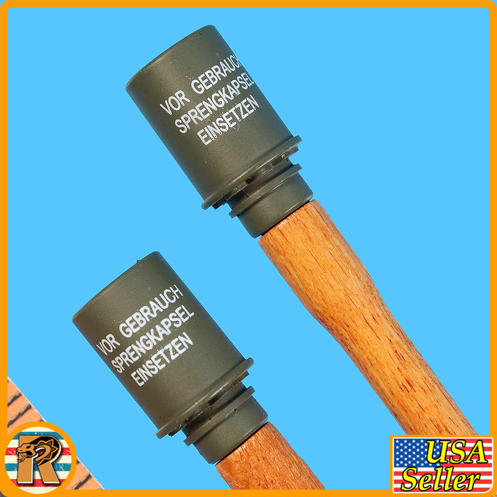 Kharkov Panzergrenadier - Stick Grenades & Case - 1/6 Scale Part - Juindou
