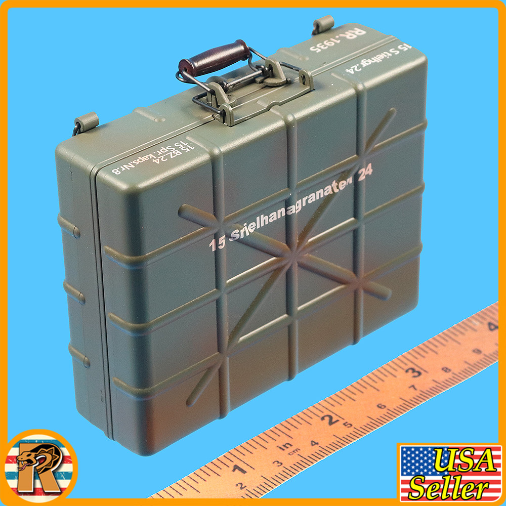 Kharkov Panzergrenadier - Stick Grenades & Case - 1/6 Scale Part - Juindou