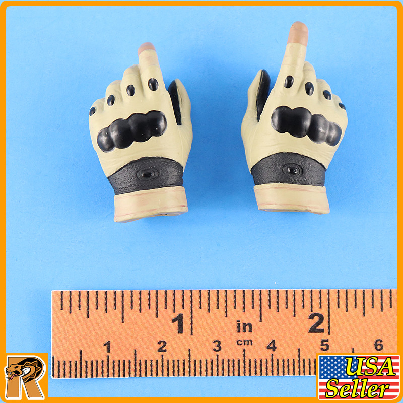 Desert Wolf PLA - Gloved Hands - 1/6 Scale -