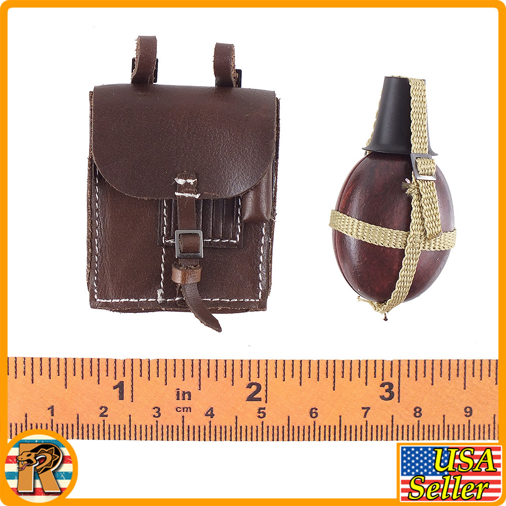 Wilhelm Afrika Korps - Map Pouch & Canteen - 1/6 Scale -