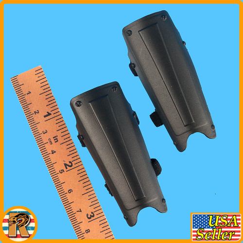Zombie Hunter - Leg Armor #2 - 1/6 Scale