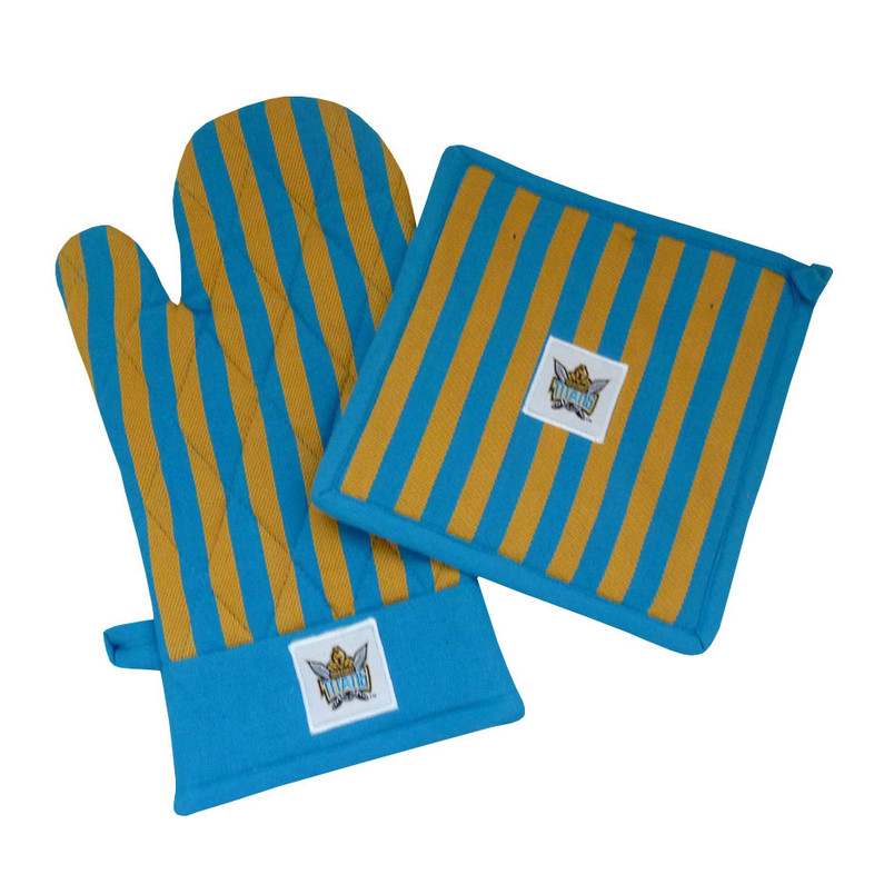 Gold Coast Titans Oven Glove & Pot Holder Set