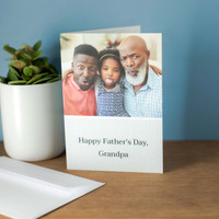Celebrate Dad with a fully customizable folded card, perfect for heartfelt messages and personal touches