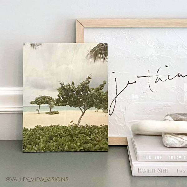 Display your images with an airy, rustic feel on 10 x 8 inch maple wood prints, complete with a natural finish showcasing the subtle details like @valley_view_visions on Instagram