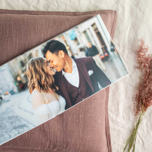 Capture the romance of your autumn wedding with a layflat photo book that showcases seamless spreads Capture the romance of your autumn wedding with a layflat photo book that showcases seamless spreads