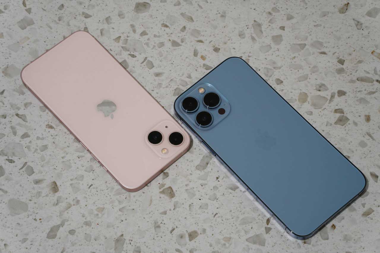 iPhone 13 Pro case on an iPhone 12 Pro shows a huge size difference in  camera module - India Today