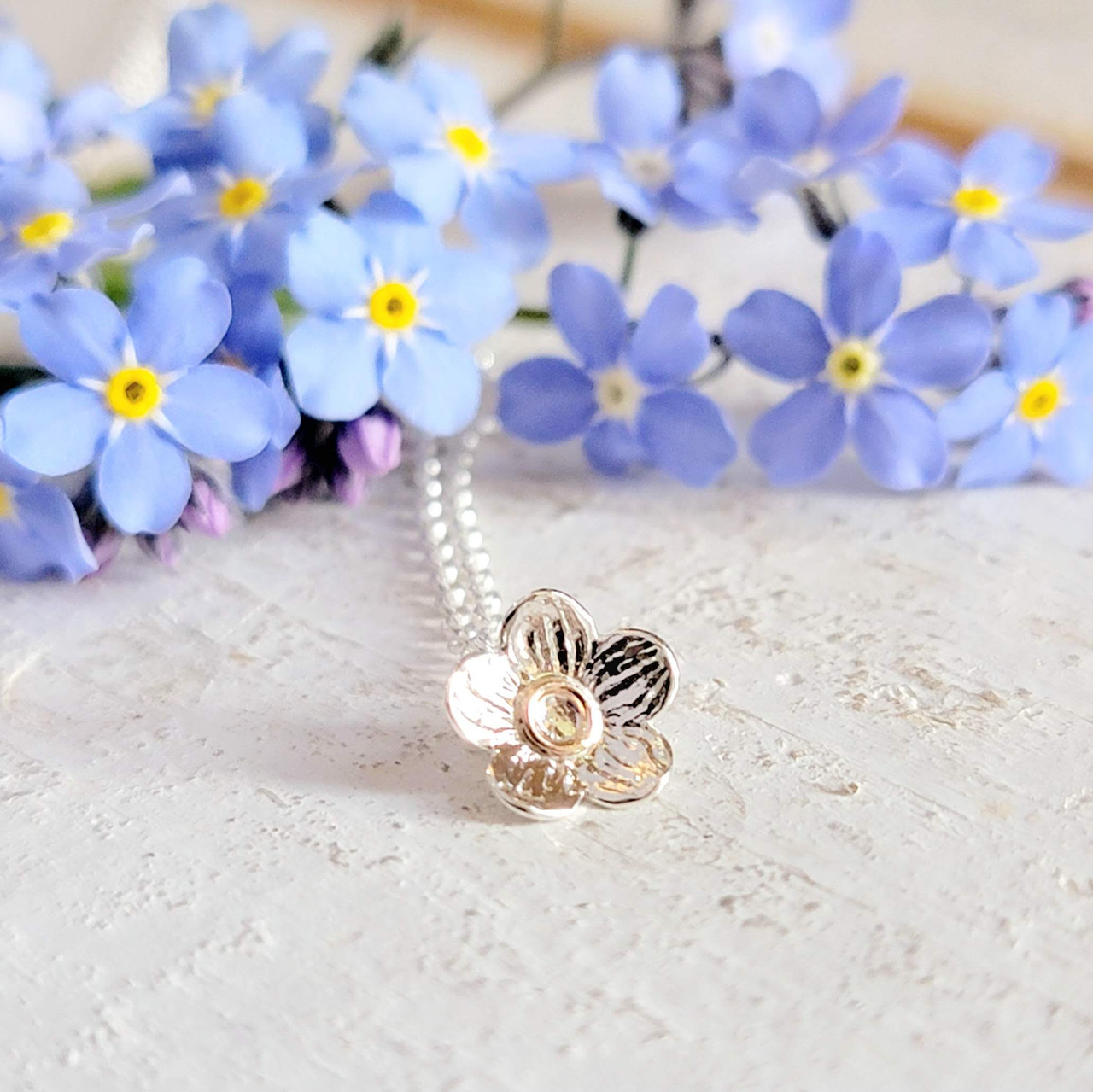 Forget Me Not Pendant Necklace - Kuriosities