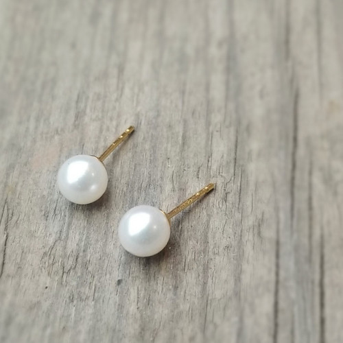 Freshwater Pearl Studs - 14k Yellow Gold Filled - Medium Freshwater Pearl Studs - 14k Yellow Gold Filled - Medium