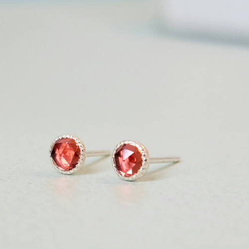 Rich little garnet studs. So dainty at only 4mm, and accented with millegrain detailing. Available in your choice of sterling silver or 14k gold filled. 
