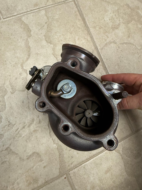 Garrett GBC17 Turbo with APT V-Band inlet/outlet mod