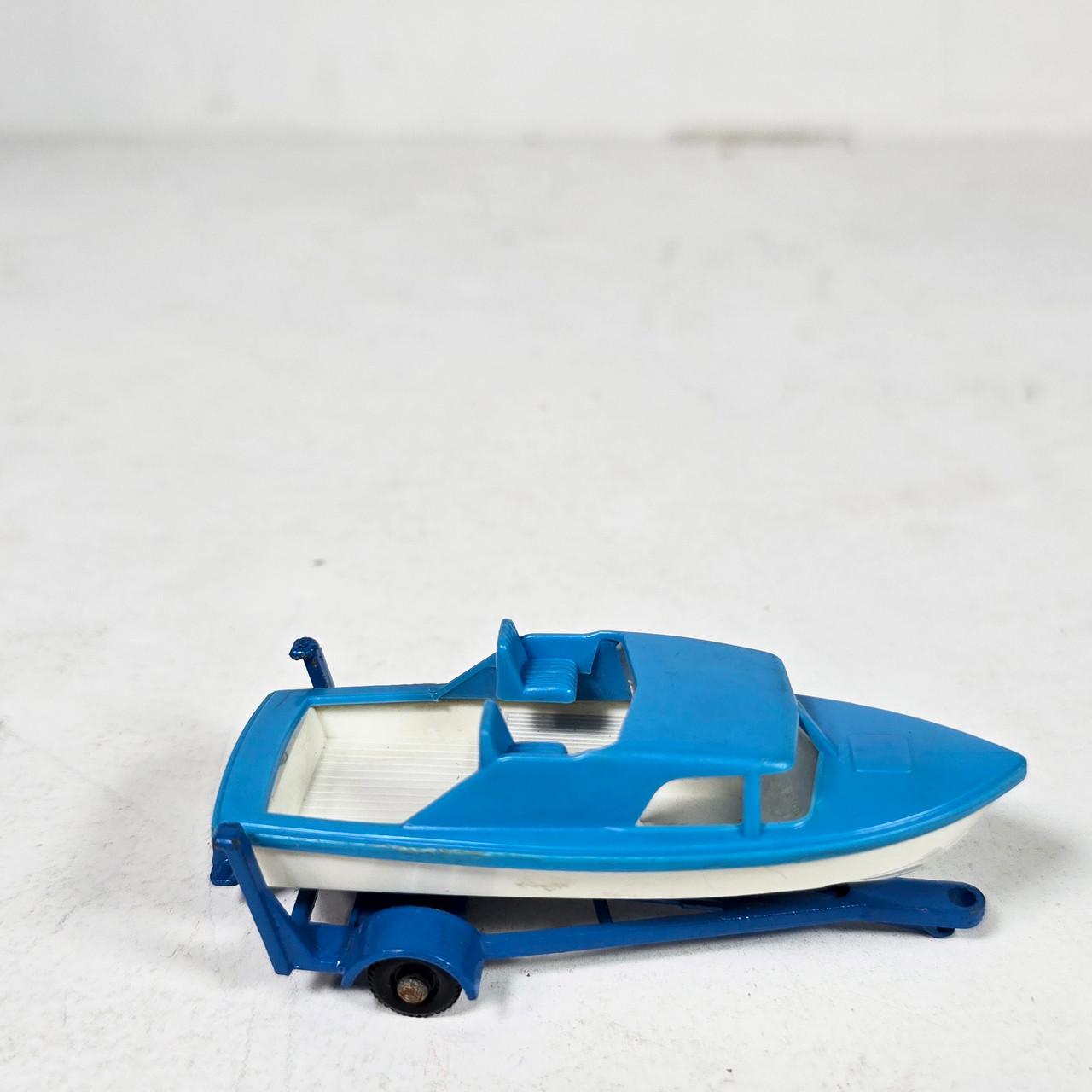 Vintage 1960's Lesney Matchbox #9 Cabin Cruiser Boat & Trailer