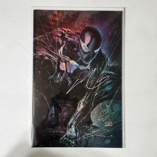 Amazing Spiderman #33 NYCC Limited (1000) Exclusive John Giang Virgin Variant Cover SIGNED