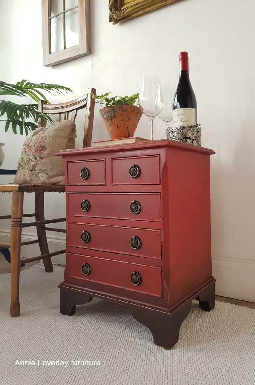 Red chalk clearance paint furniture