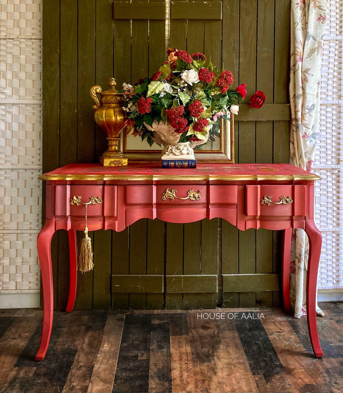 Rustic Red Chalk Mineral Paint - Dixie Belle Paint Company