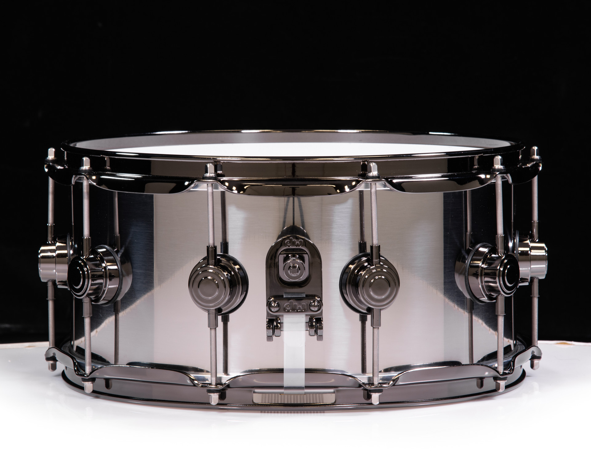 DW Collector’s l stainless steel DW Collector's Stainless Steel 6.5x14 Snare Drum w/Black Nickel HW