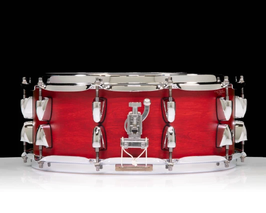 Yamaha Tour Custom 14”x5.5” Maple Snare Drum – Candy Apple Satin left side view