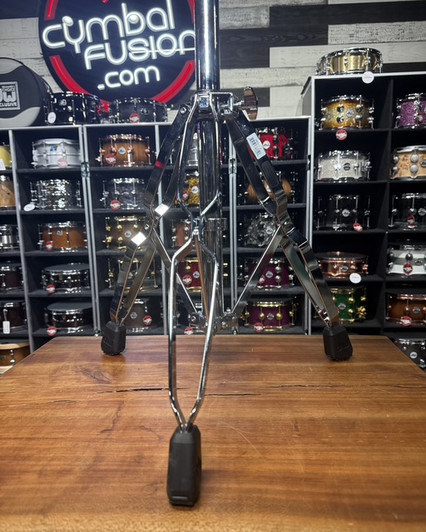 Used DW 9000 Series Double Tom Stand